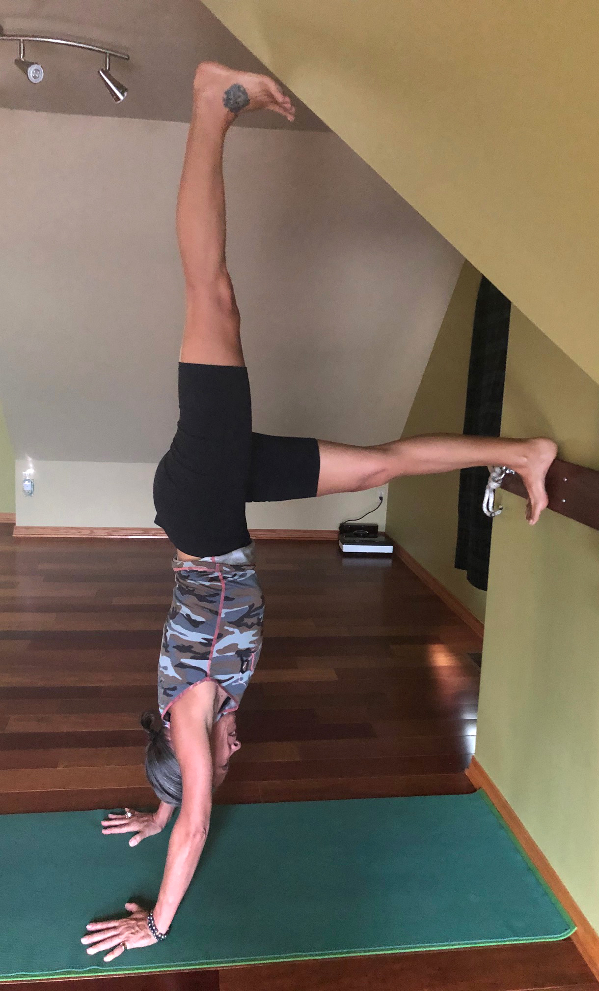 48 Handstand (Adho Mukha Vrksasana)