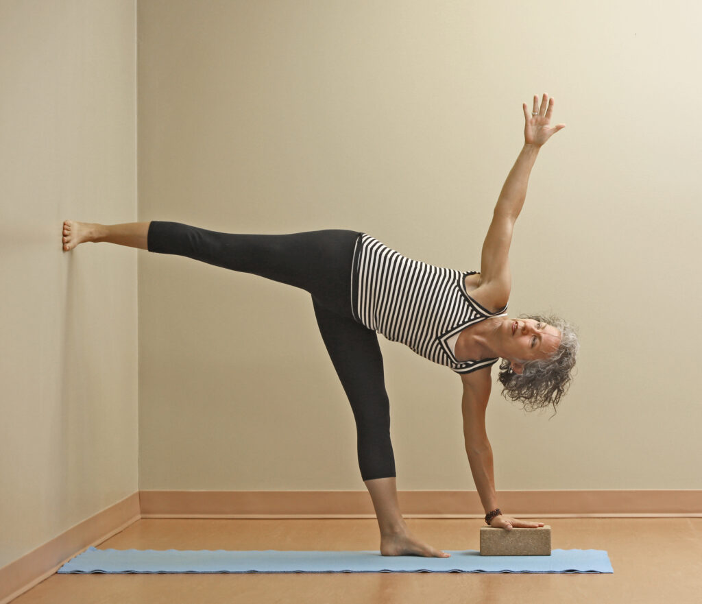 6 Yoga Poses To Help You Welcome In Summer 2021 – Yogi Bare